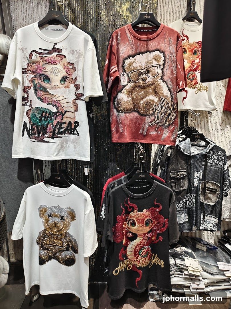 T-shirts with graphic prints