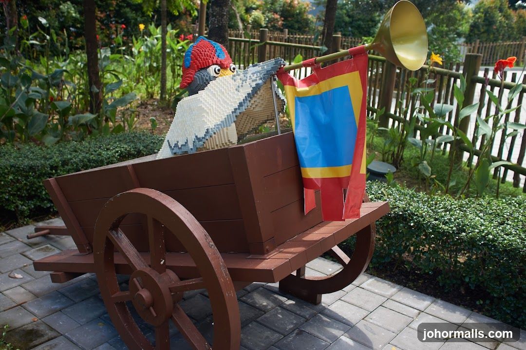 Lego Bird in a Cart