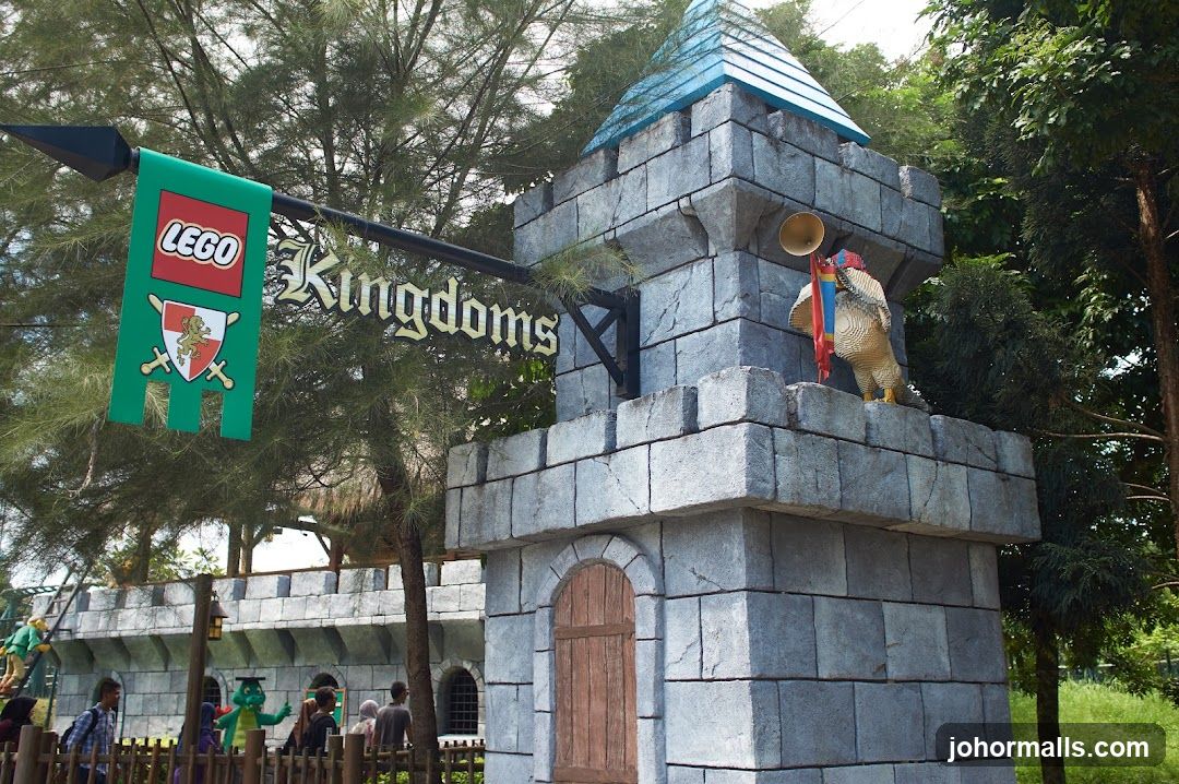 Lego Kingdoms Entrance