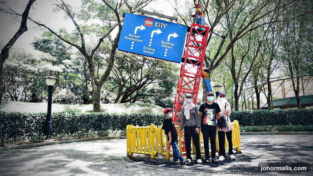 LEGO City Signpost