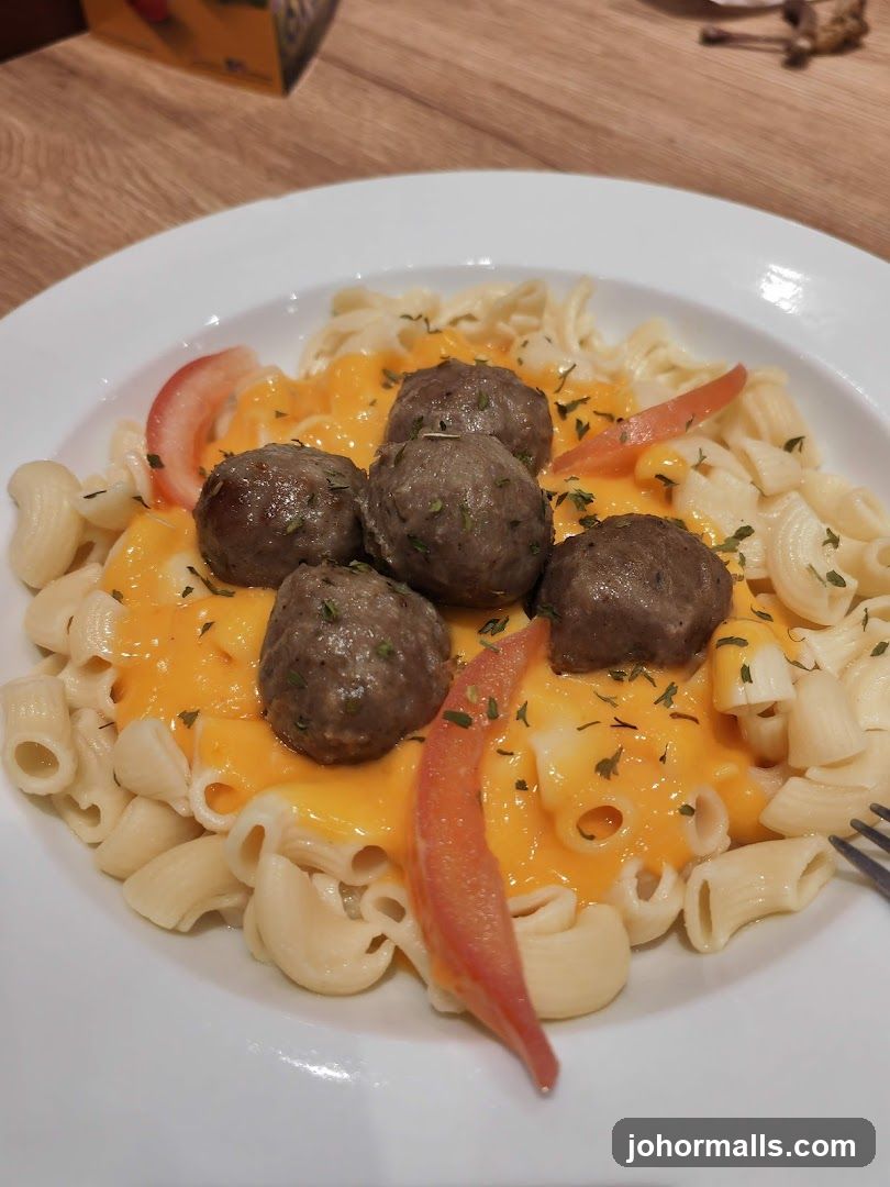Meatballs with Pasta and Cheese Sauce