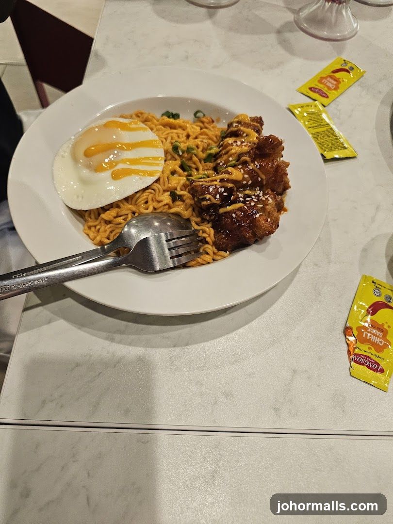 Noodles with Fried Chicken and Egg
