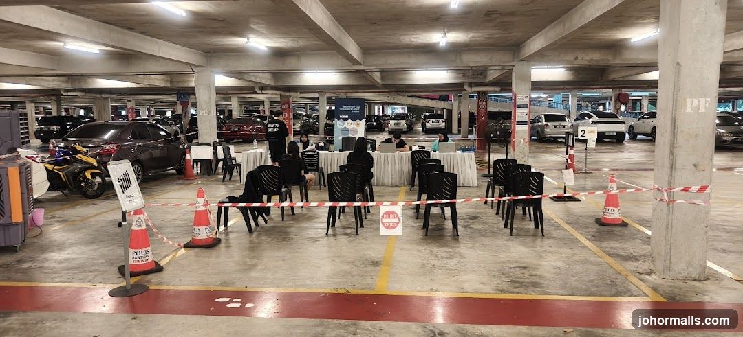 Parking Lot Vaccination Site