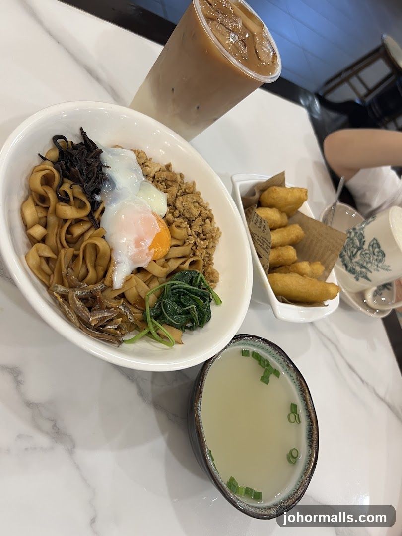 Noodles with Egg and Side Dishes