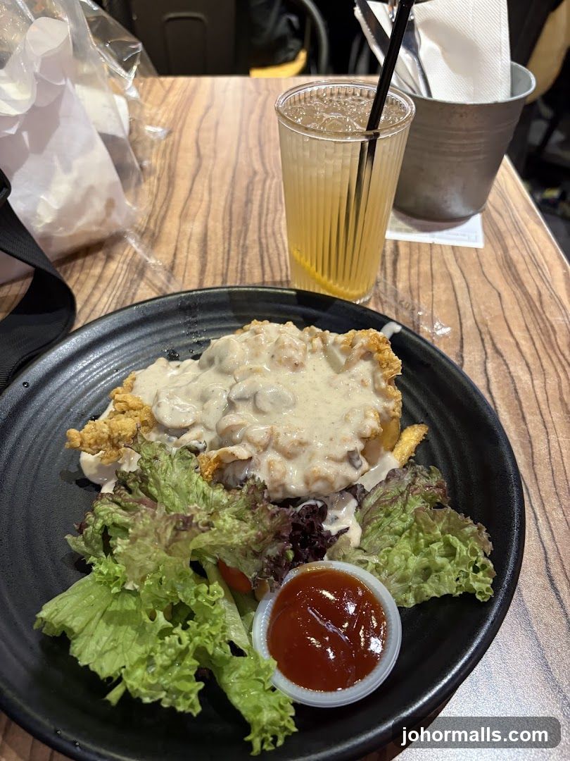 Fried Chicken with Mushroom Sauce