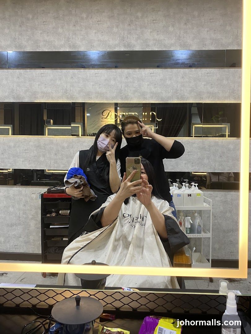 Salon Selfie
