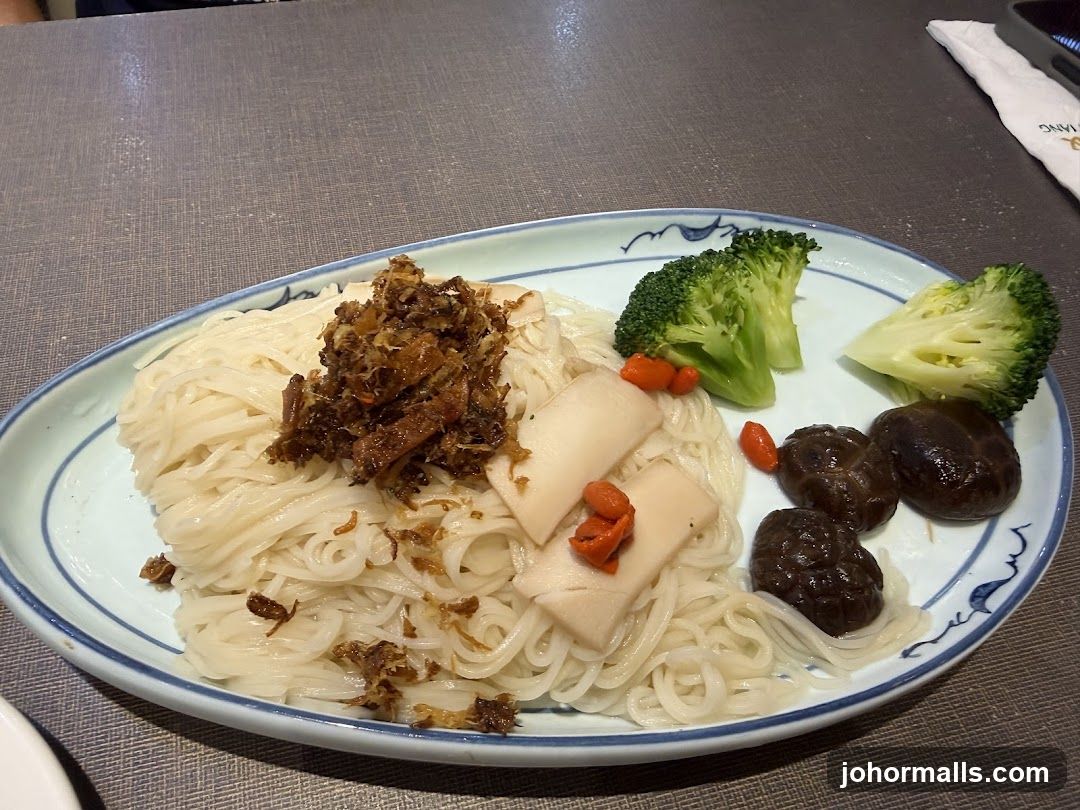 Noodles with Toppings