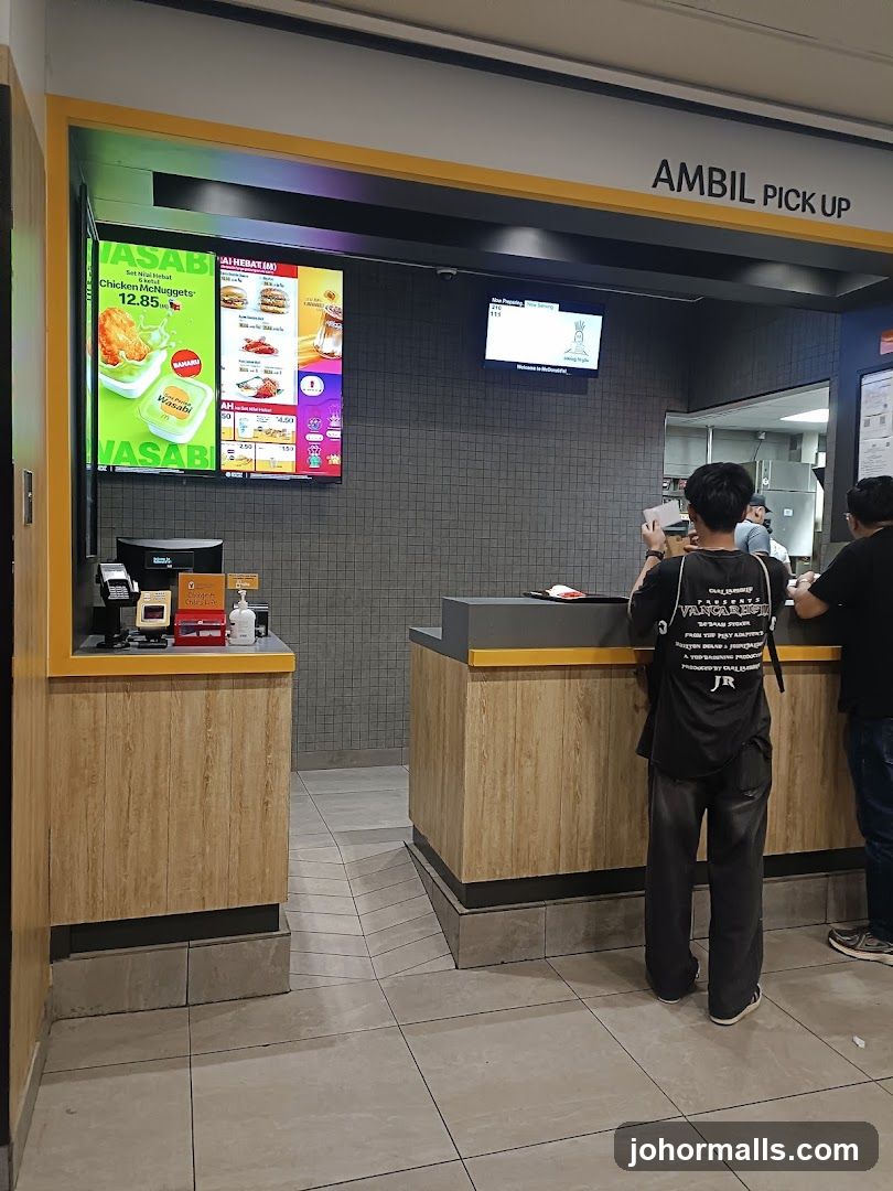 Fast Food Pickup Counter