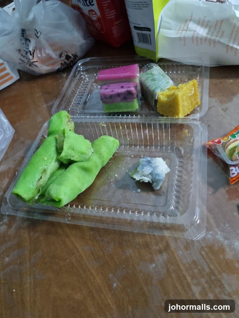 Nyonya Sister Komtar