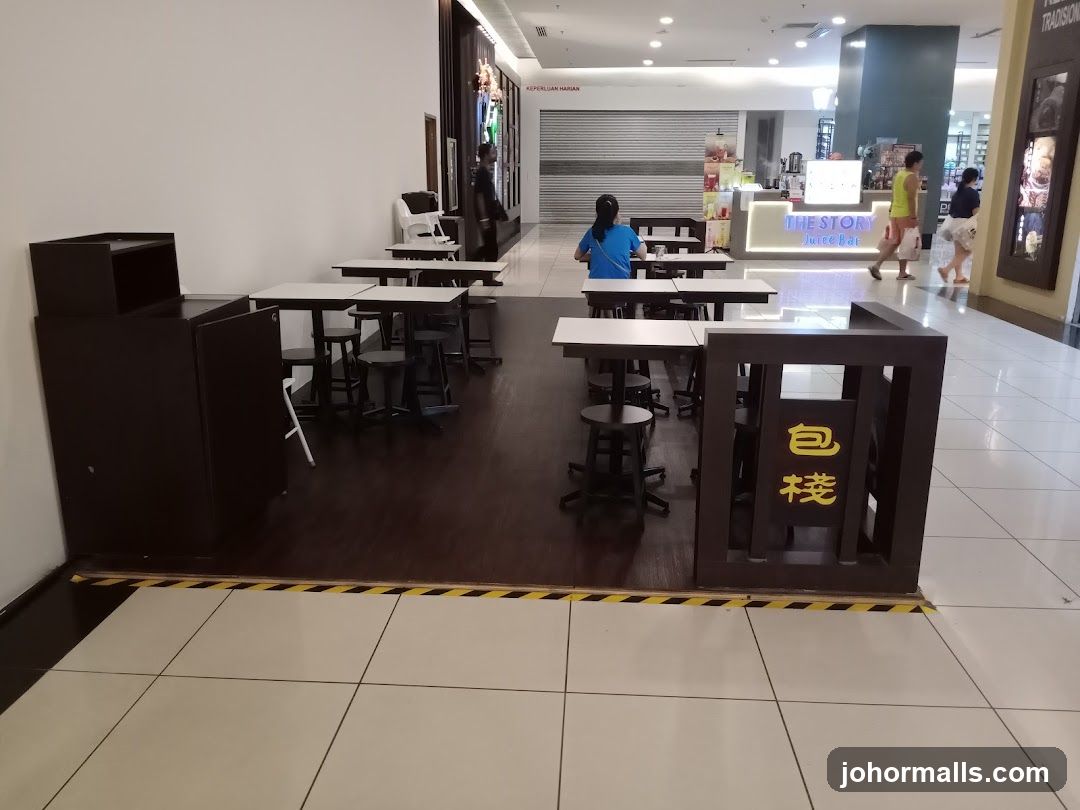 Juice Bar Seating Area