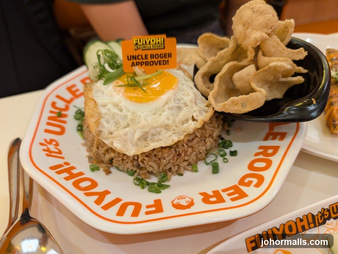 Fried Rice with Egg and Crackers