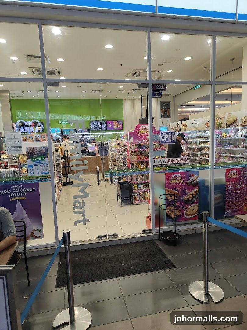FamilyMart KSL City