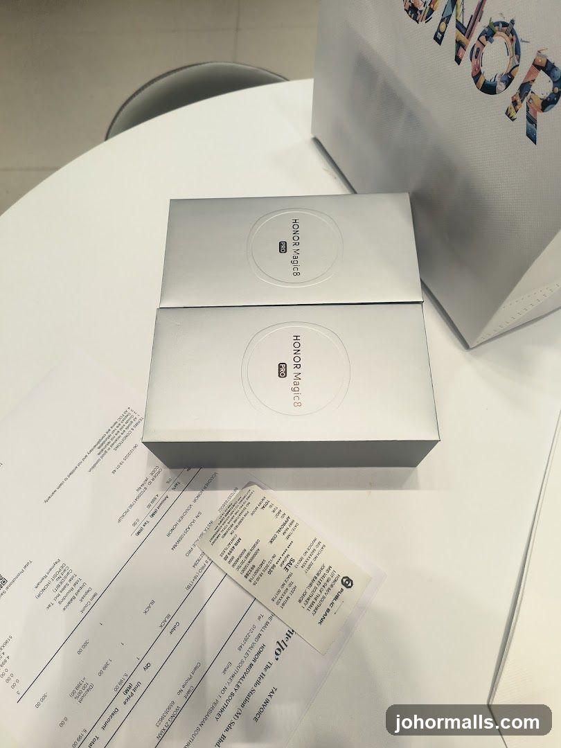 Honor Magic 8 Pro Boxes and Receipts