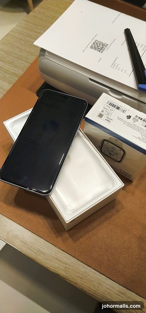 Smartphone and Smartwatch Packaging