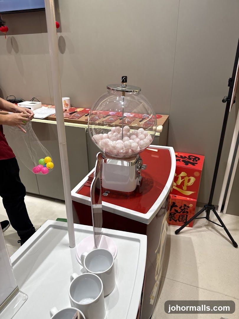 Gumball Machine with Prizes