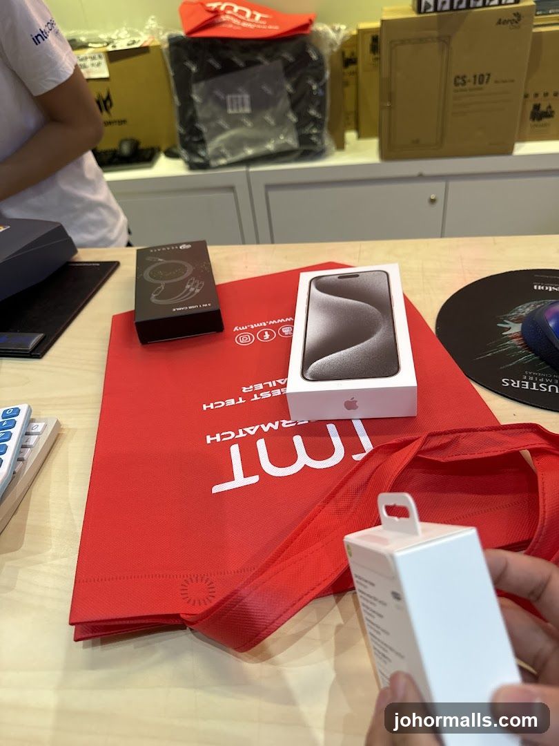 Apple iPhone Box and Accessories