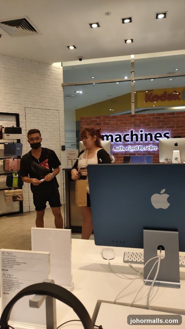 Electronics Store Counter