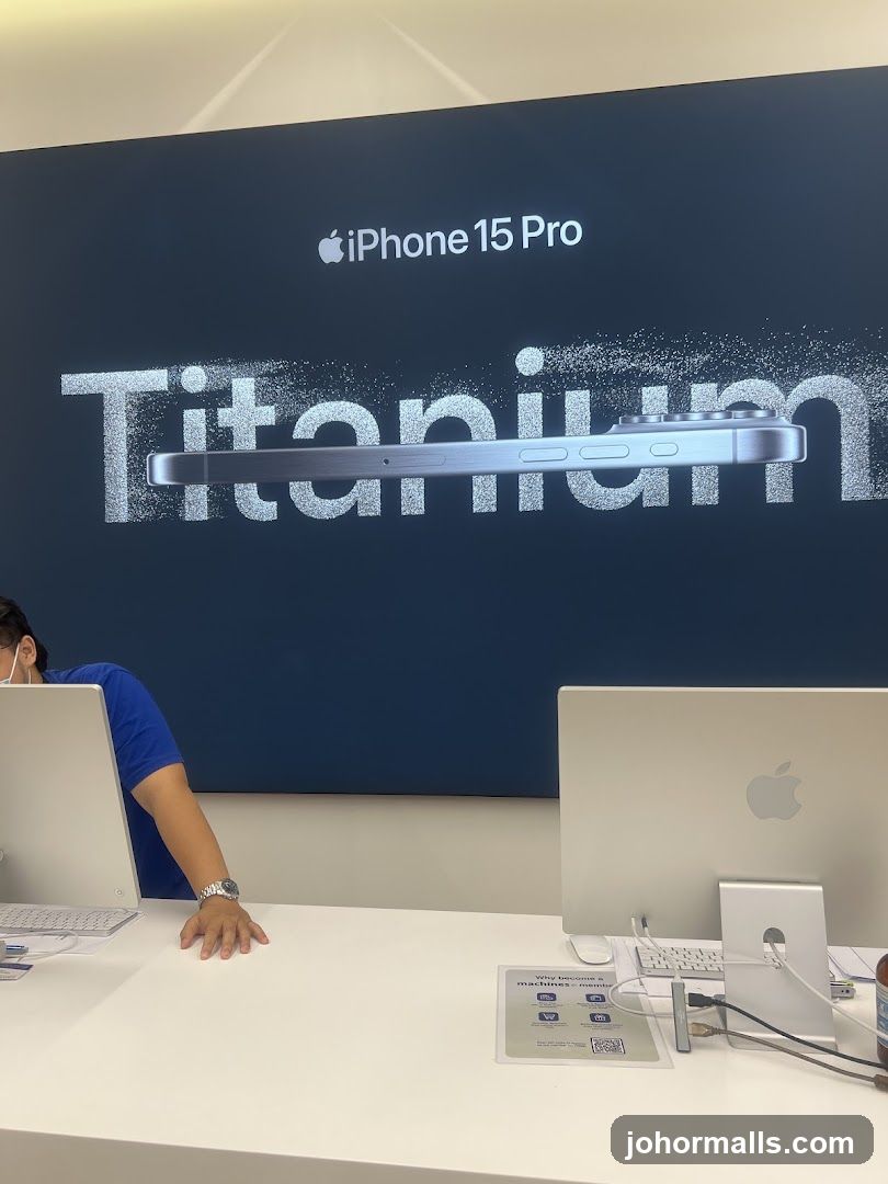 iPhone 15 Pro Titanium Display