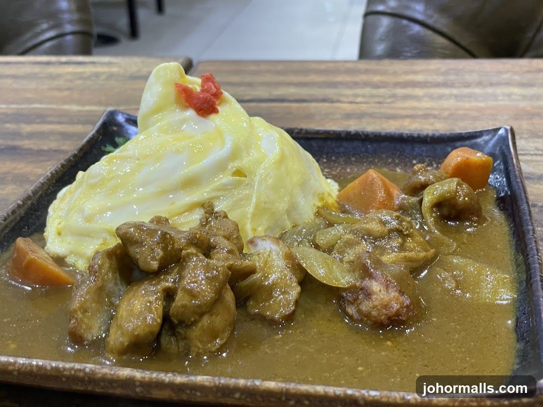 Omurice with Chicken Curry