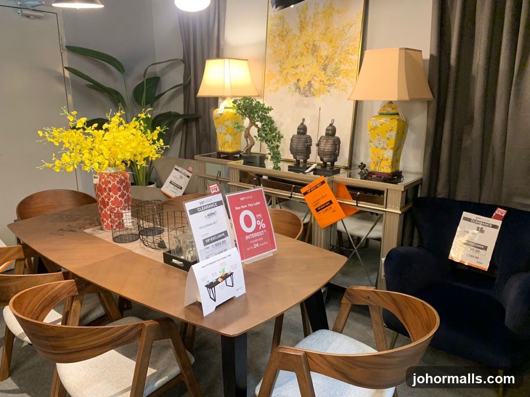 Dining Set Display