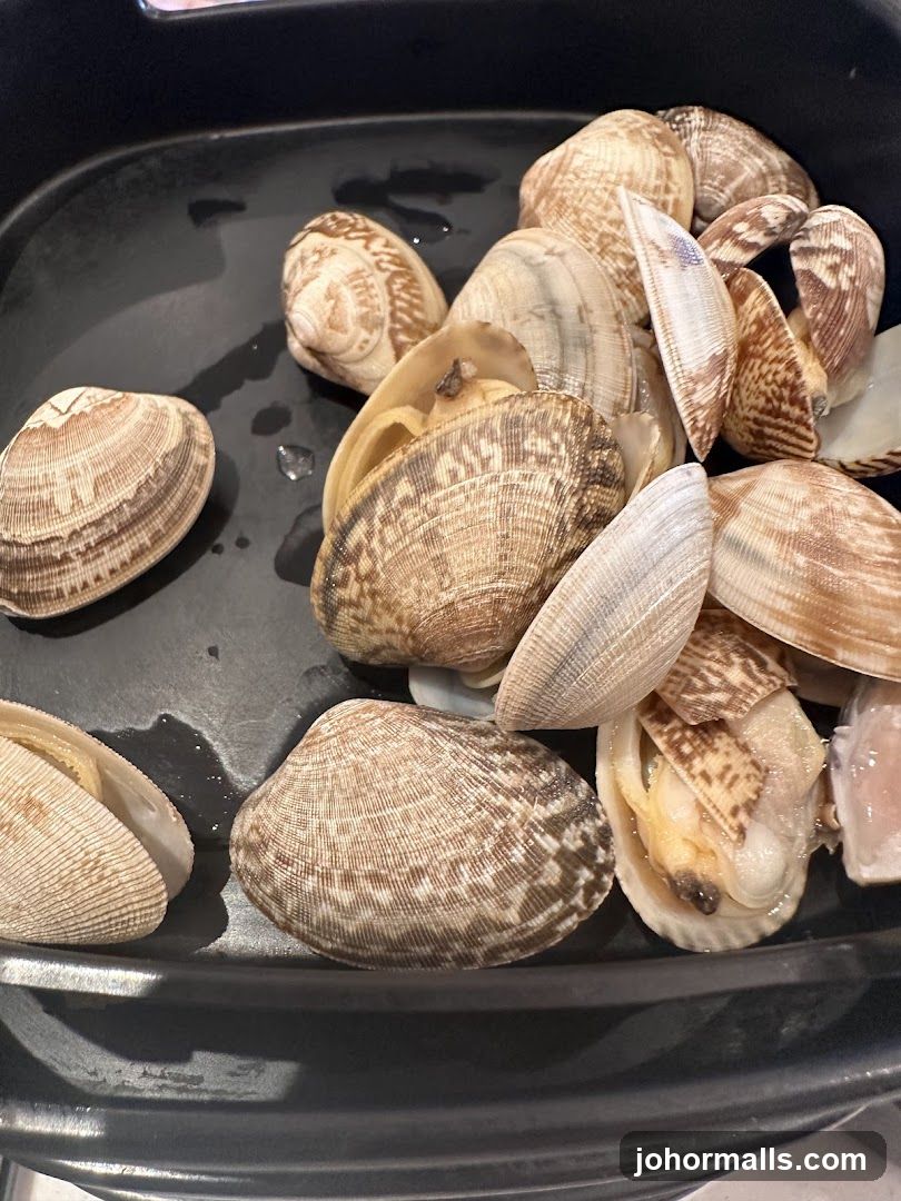 Clams in a Pan