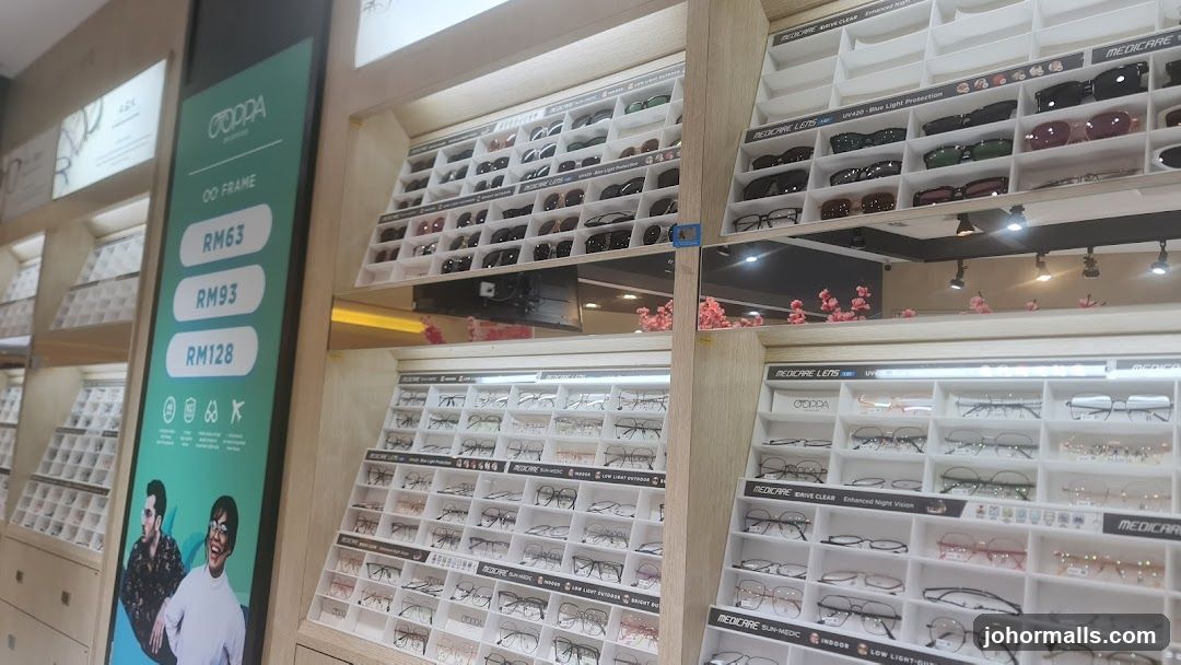 Eyewear store display