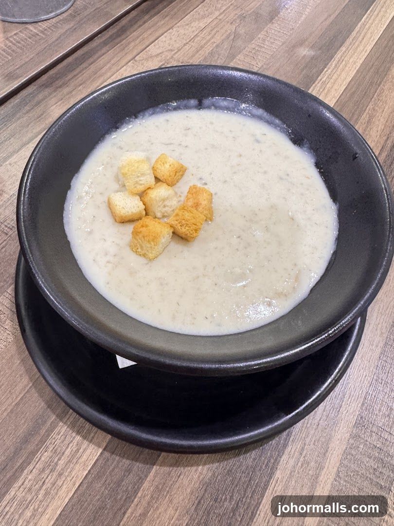 Creamy Mushroom Soup with Croutons