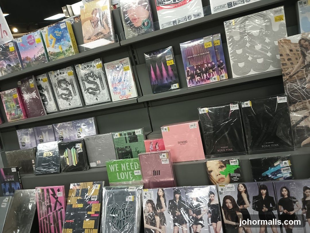 K-Pop Albums Display