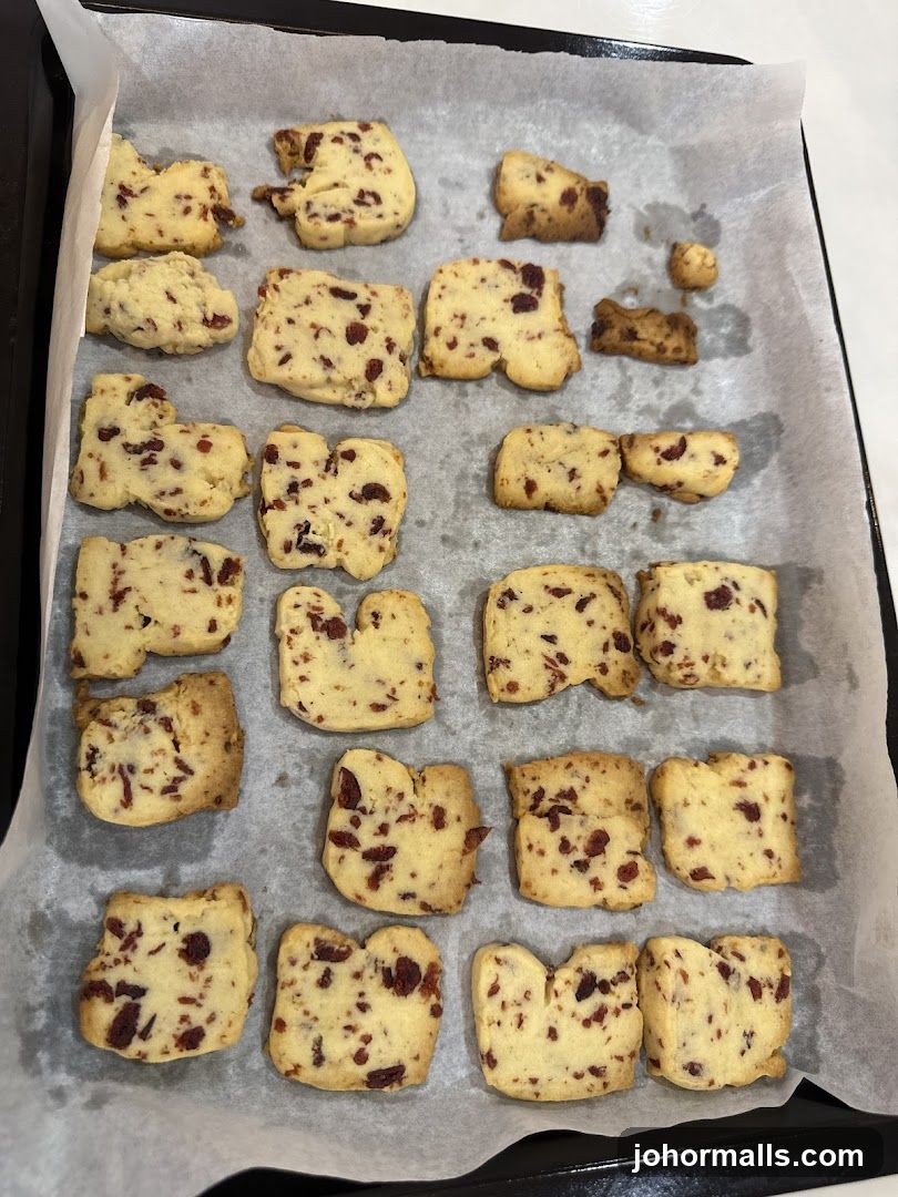 Cranberry Shortbread Cookies