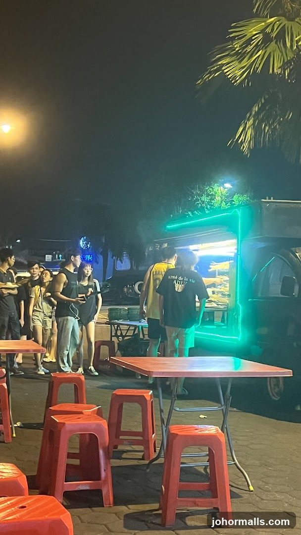 Food truck at night with customers
