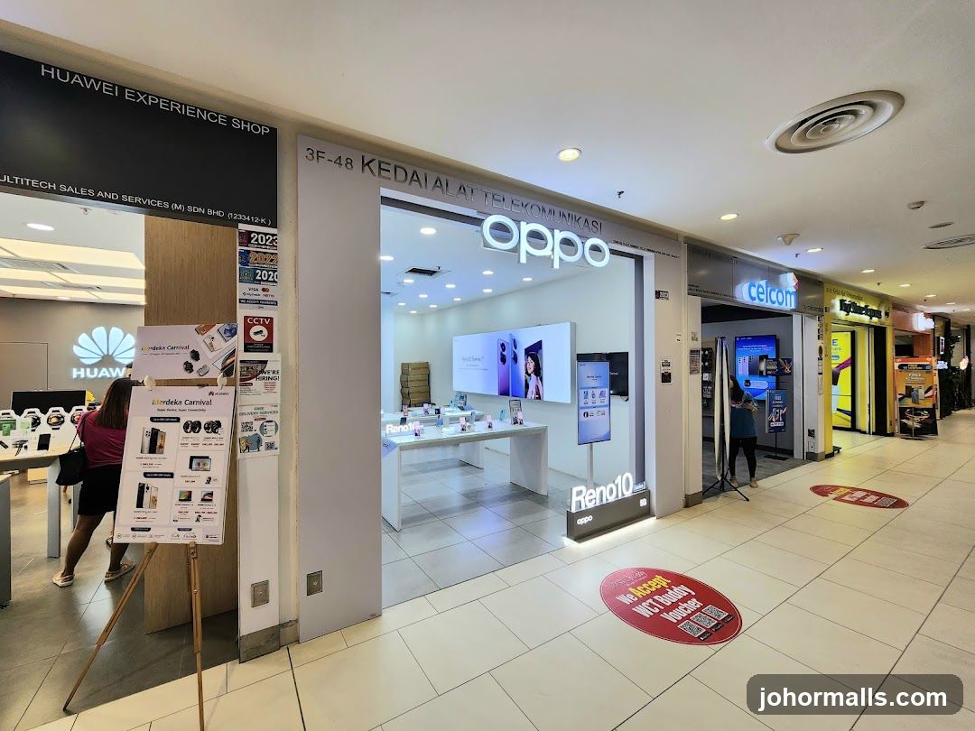 Oppo Storefront and Huawei Experience Shop