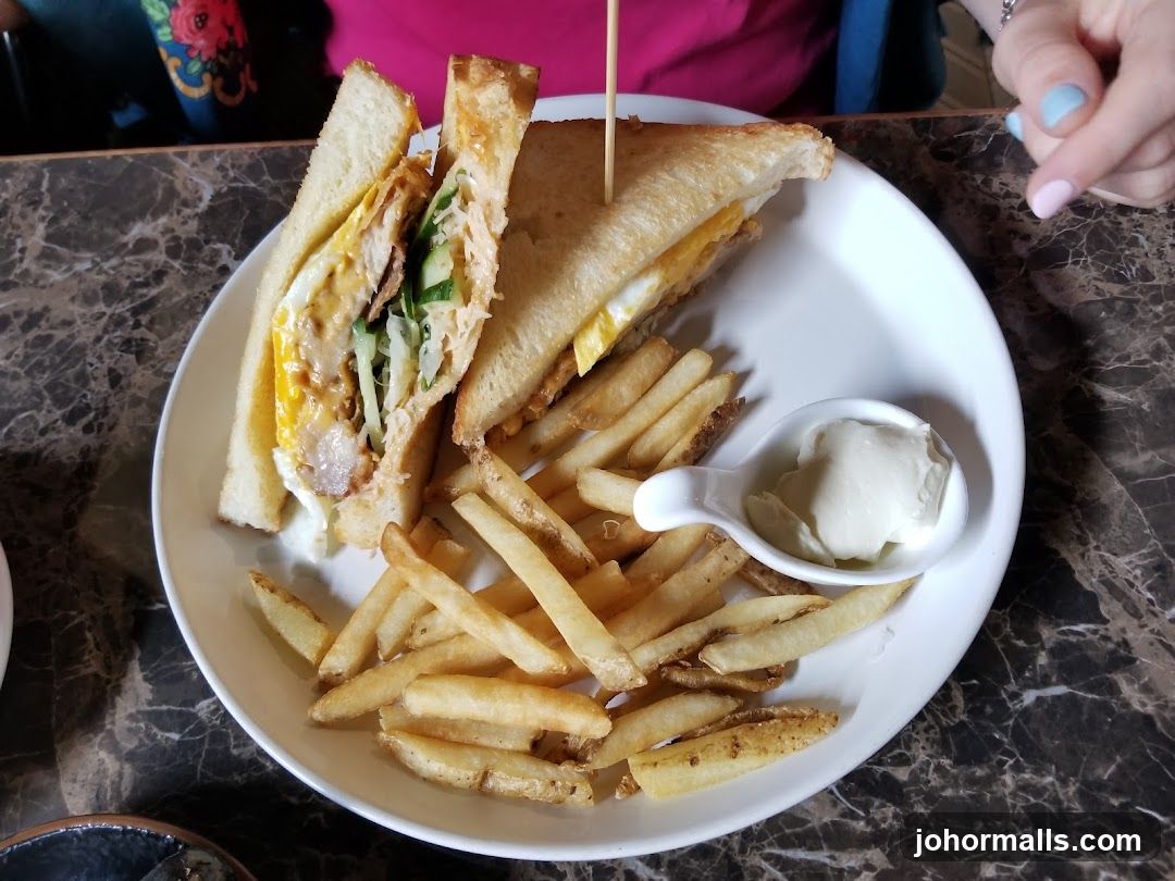 Sandwich with Fries