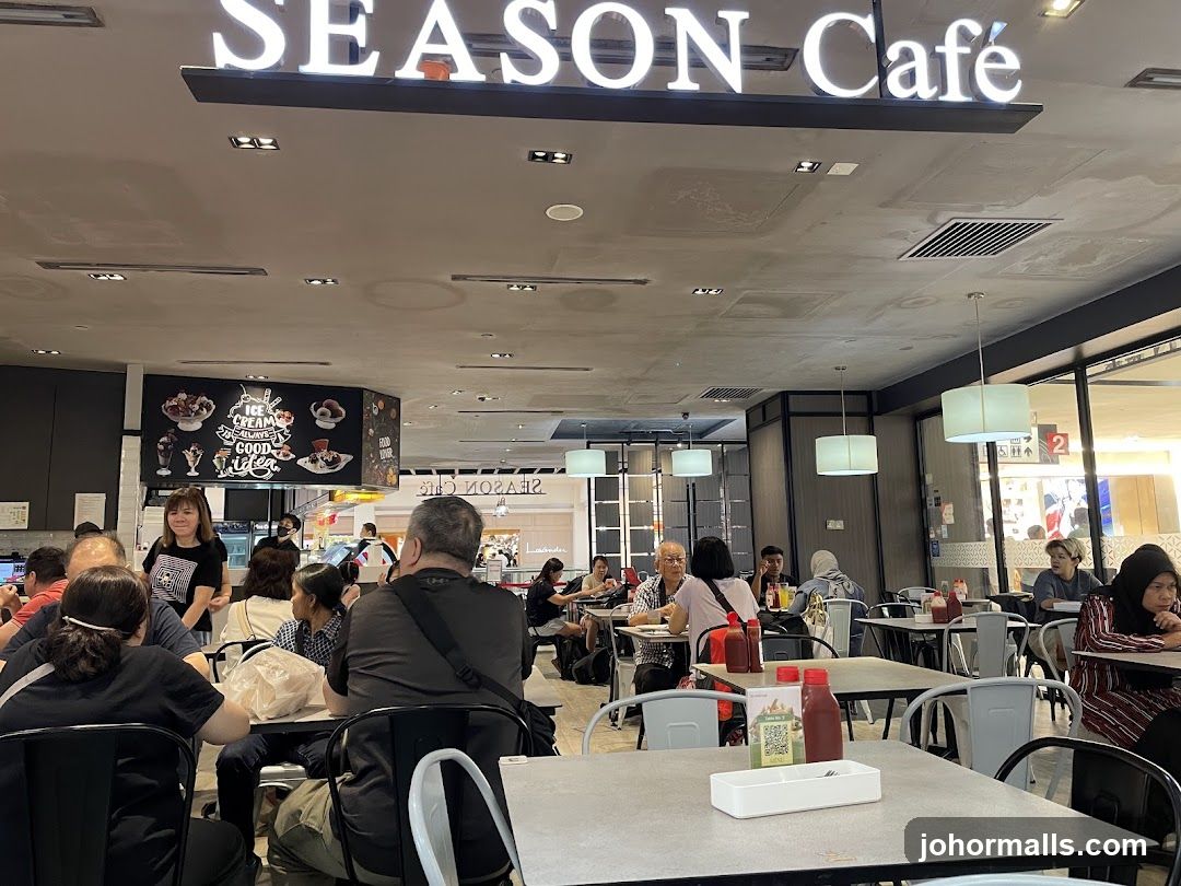 Season Cafe Interior