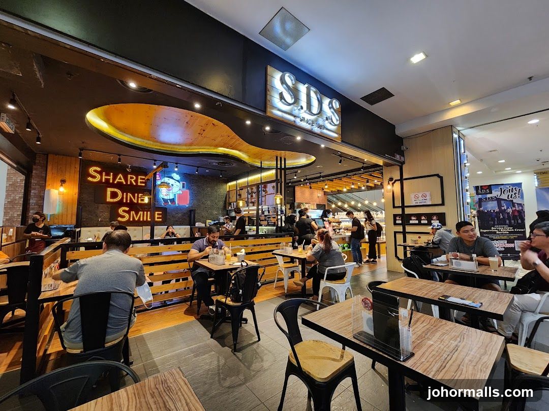Interior of a busy restaurant