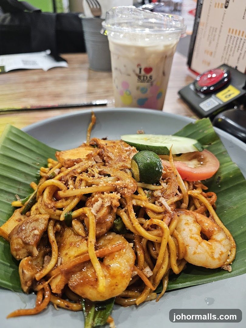 Noodles with Shrimp and Drink