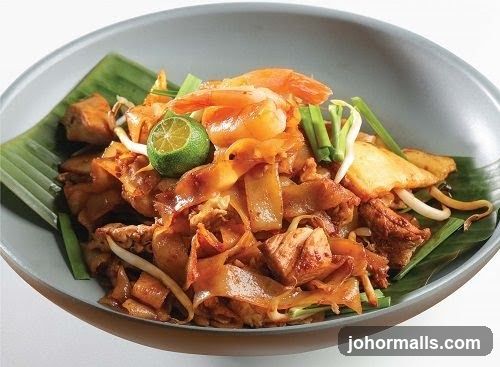 Stir-fried Noodles with Shrimp and Tofu