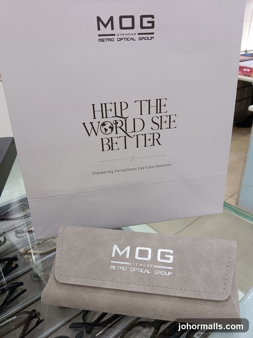 MOG Eyewear promotional bag and case