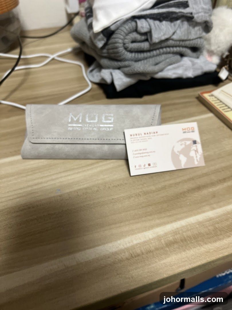 MOG Eyewear Case and Business Card