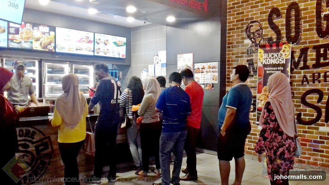 Fast Food Restaurant Counter