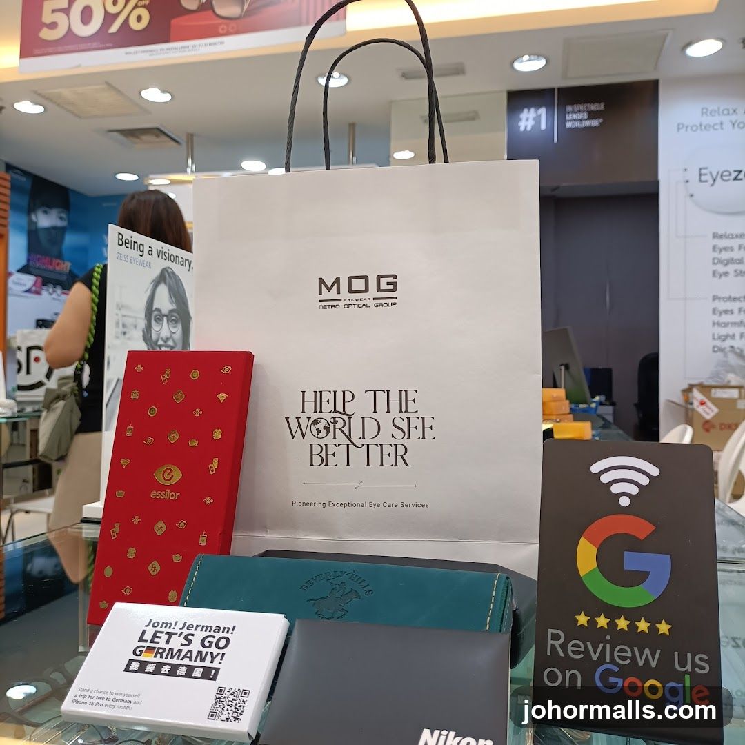 Optical Shop Display