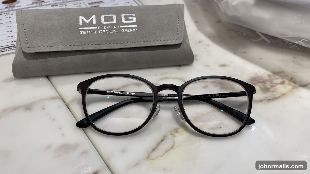 Eyeglasses and Case
