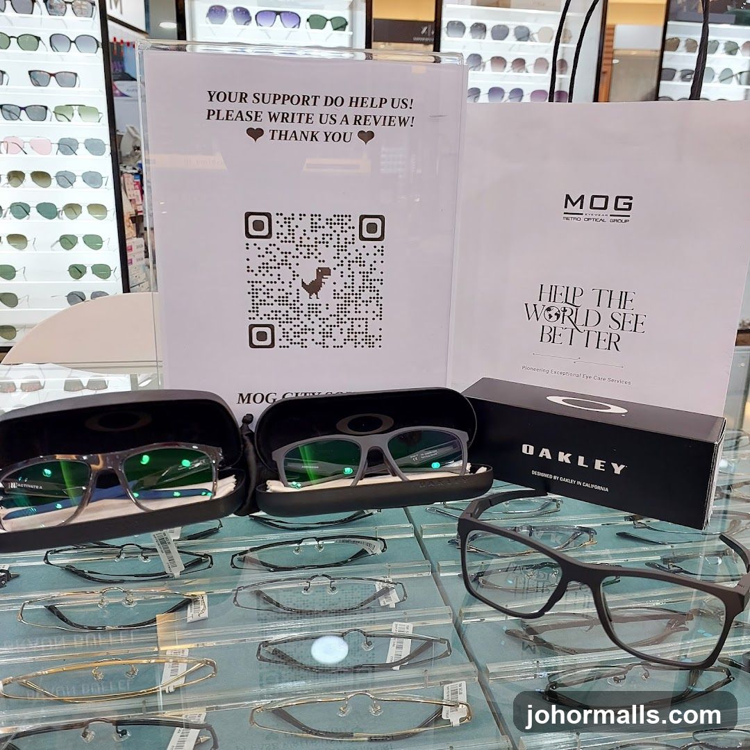Eyewear Display with Review Request