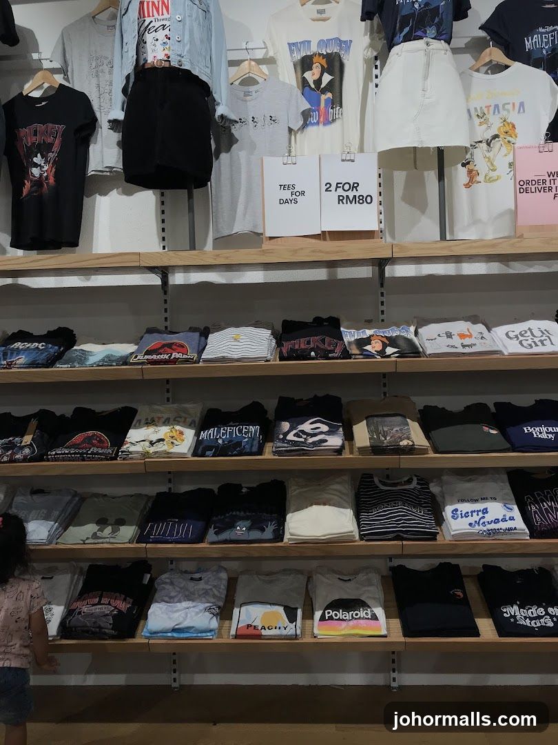 T-shirt display