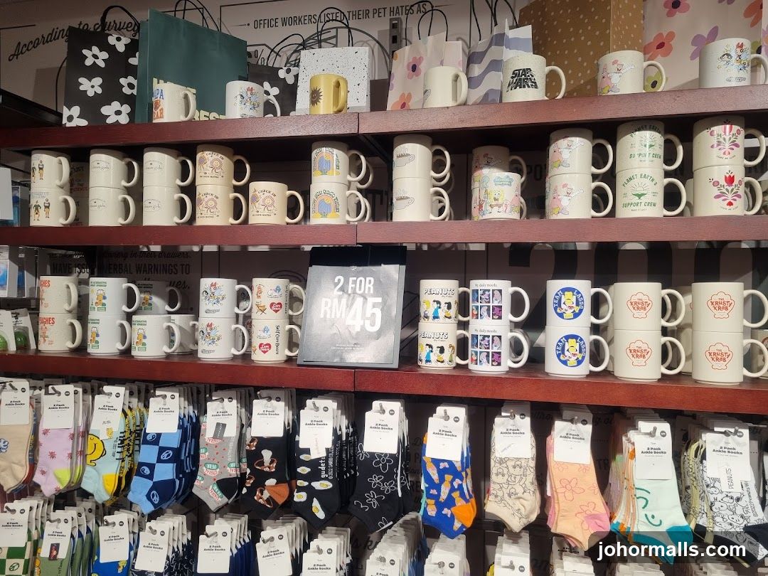 Mugs and Socks Display