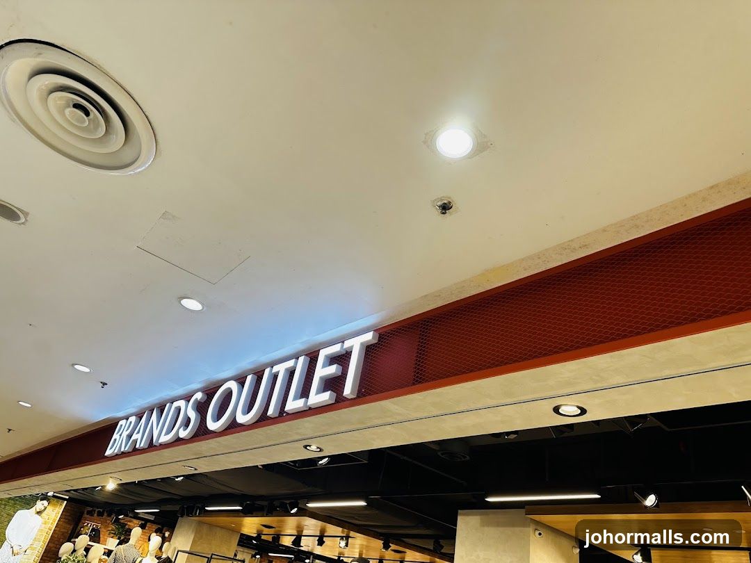Brands Outlet Signage