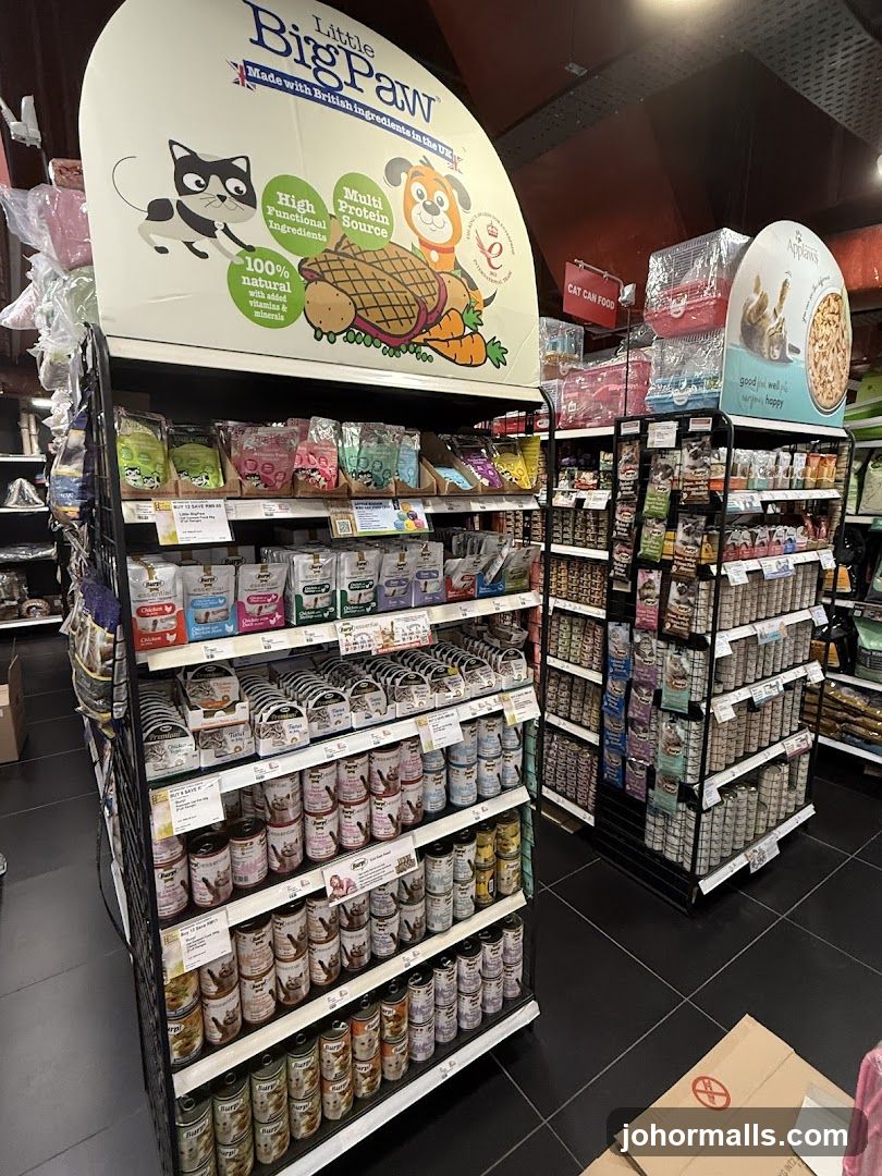 Pet Food Aisle