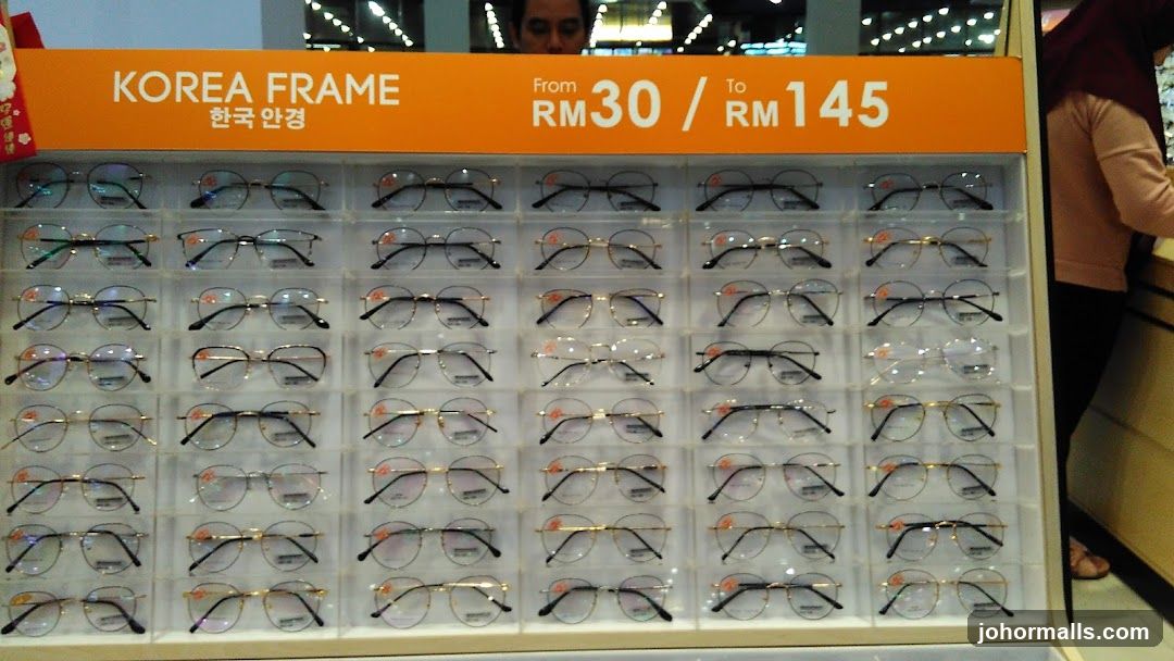 Eyeglasses Display
