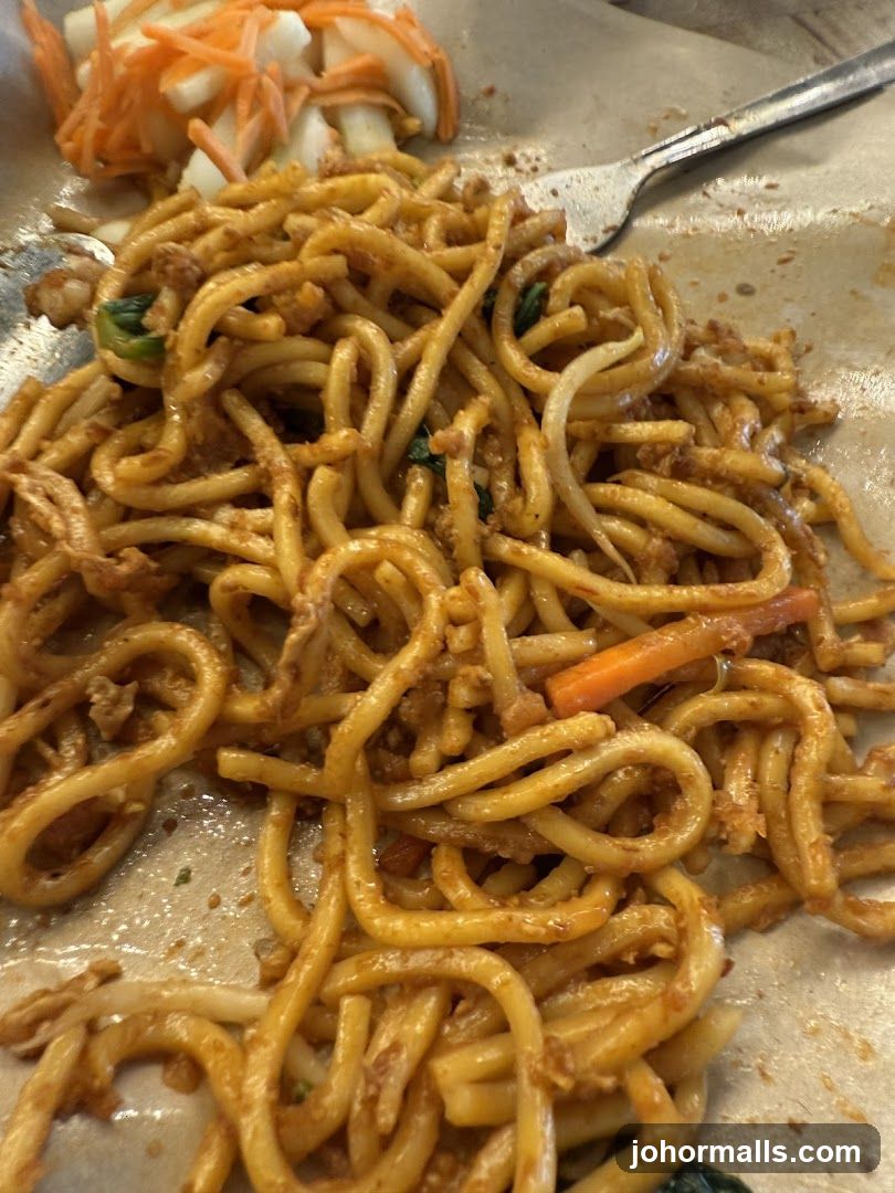 Noodles with Side Salad