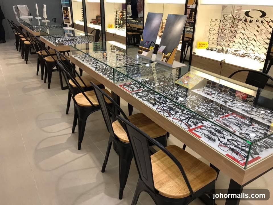 Eyeglasses Display