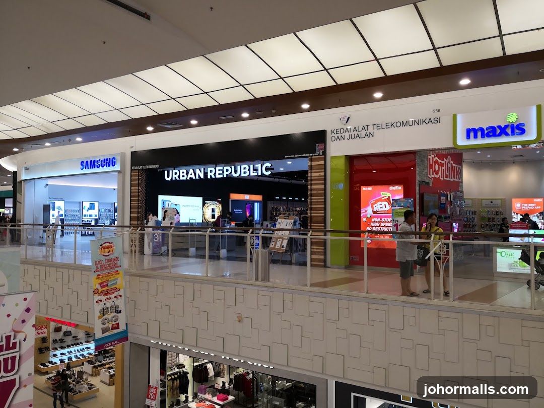 Mall Storefronts
